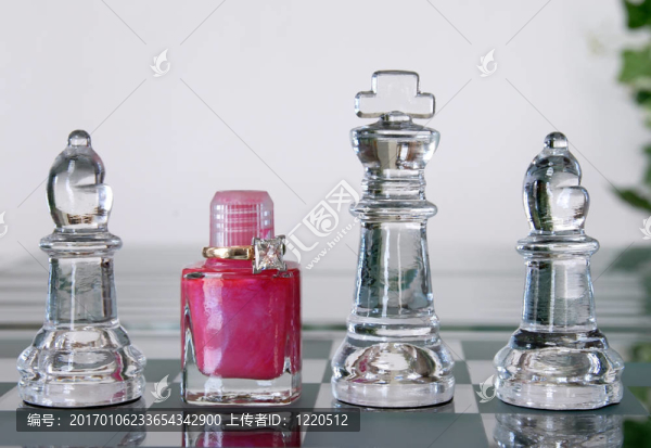 棋子-主教；女王和金