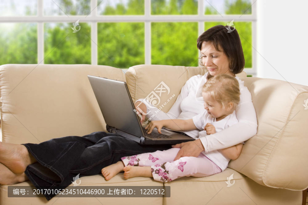 母親和女兒