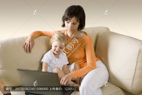 母親和女兒