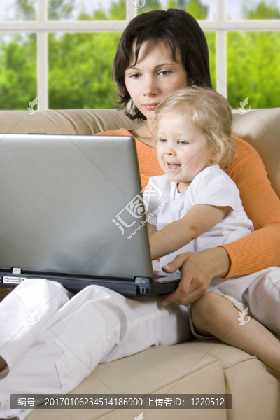 母親和女兒