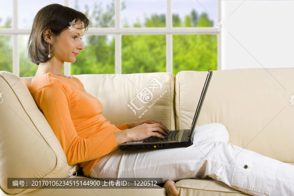 女人的筆記本電腦