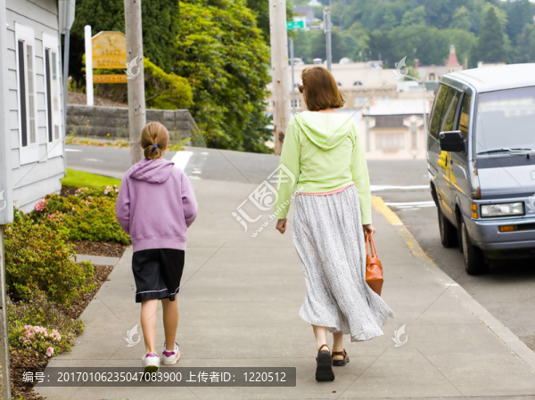 母親和女兒