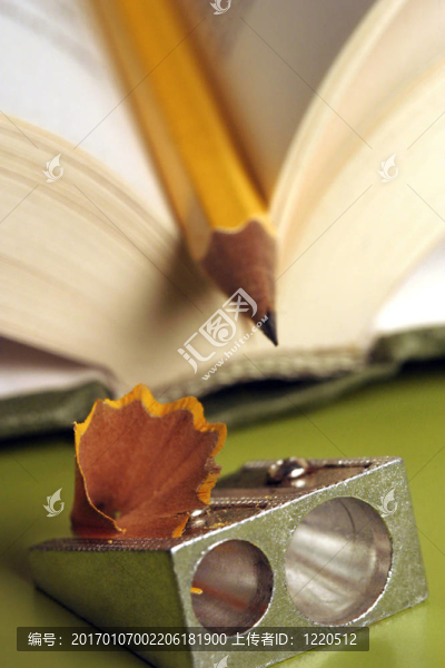 在一本書01鉛筆