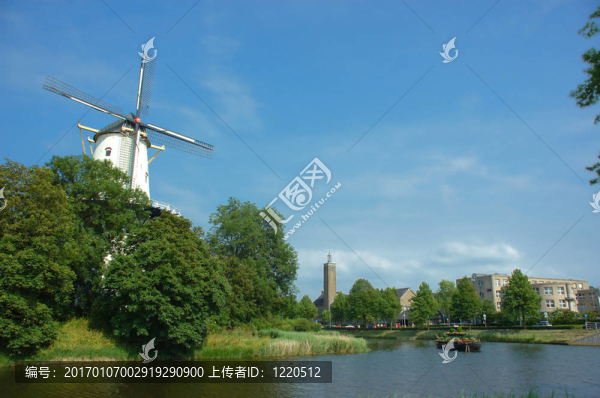 風(fēng)景如畫(huà)的風(fēng)景；老風(fēng)車。