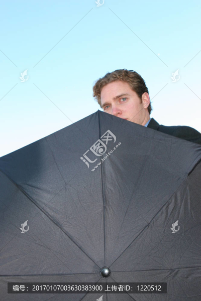 帶雨傘的商人4