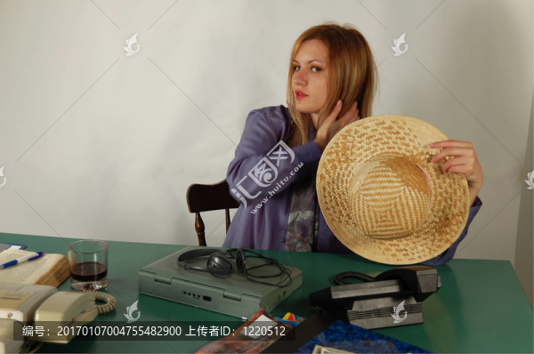 辦公室的女牛仔