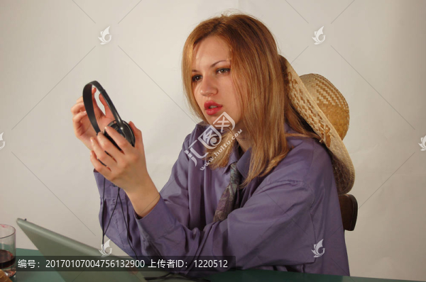 客戶辦公室的女牛仔