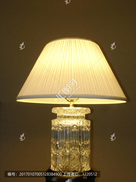 桌面燈-匯圖網(wǎng) www.fosd68.com 桌面燈