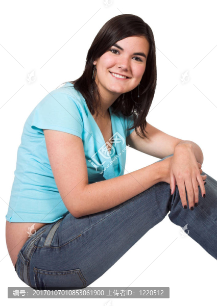 美麗的休閑女孩坐下來