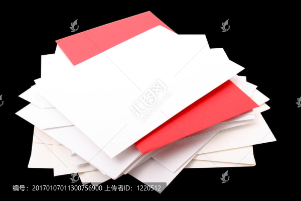 一大堆信封