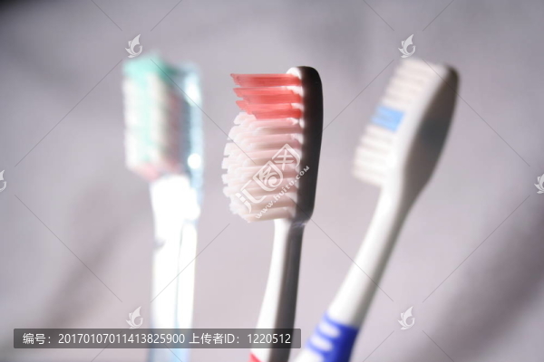 三牙擦