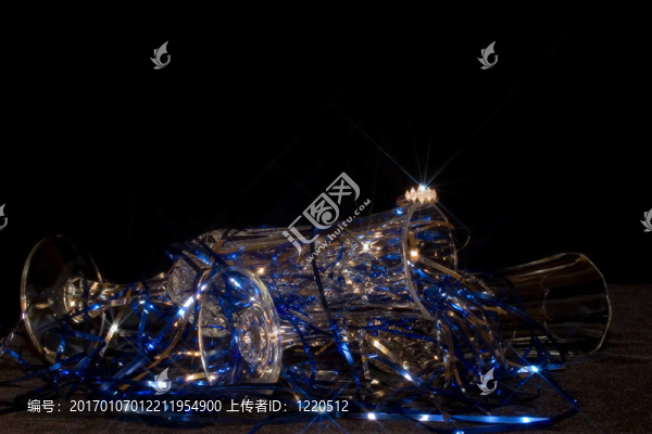 藍(lán)色的環(huán)形閃光燈