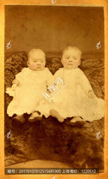 兩個(gè)孩子的古董照片；大約1880