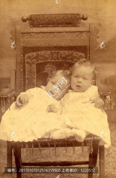 兩個(gè)孩子的古董照片；大約1890