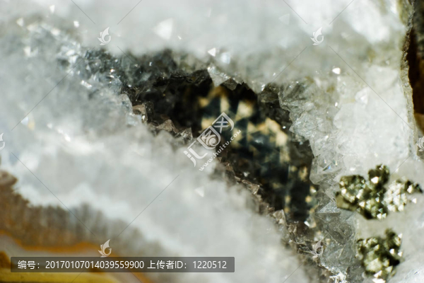 石英脈的晶洞