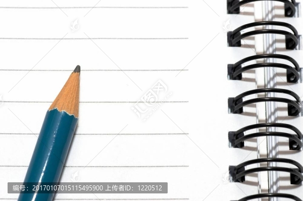 空空白環(huán)；螺旋記事本；藍(lán)色鉛筆