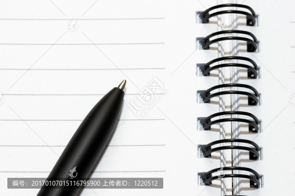 空空白圈；螺旋記事本；一支筆