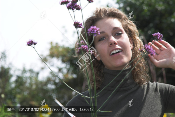 花園里的快樂女人