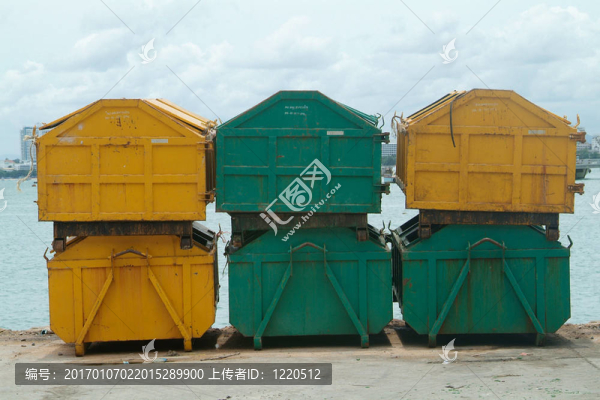 六垃圾箱