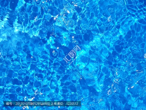 藍(lán)色的水