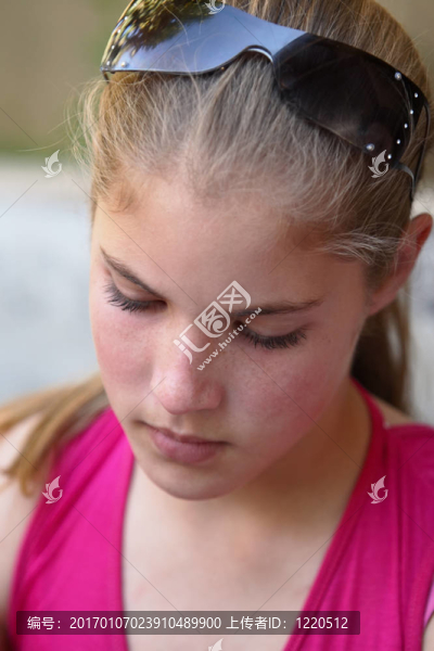 十幾歲的女孩