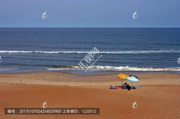 海灘上的雨傘