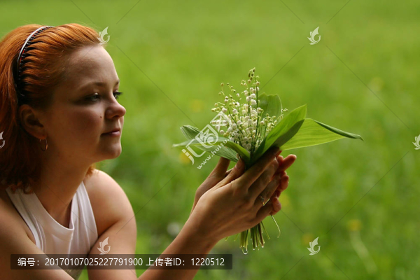 百合花的女孩