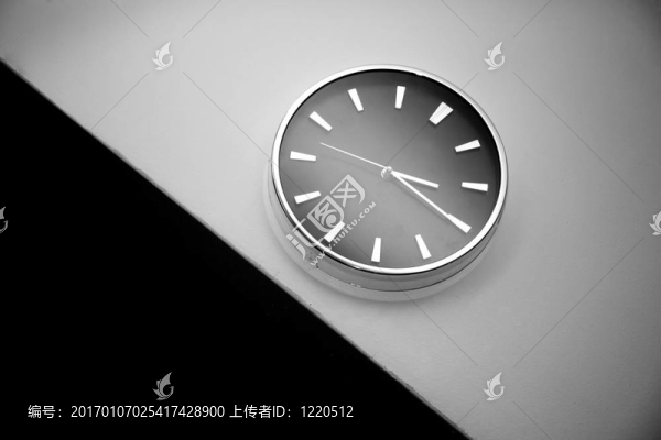 墻上的時(shí)鐘