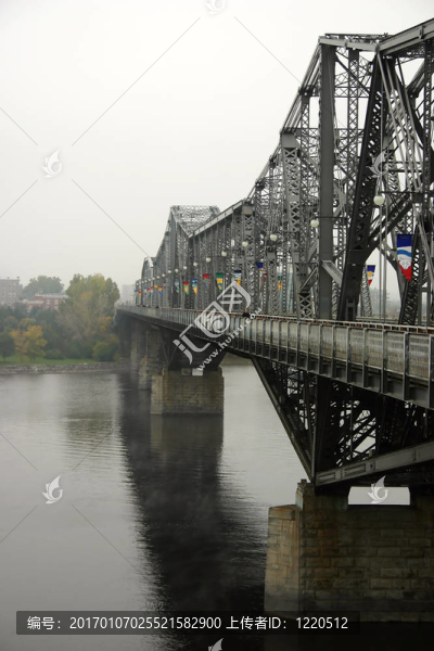 亞歷山大橋。