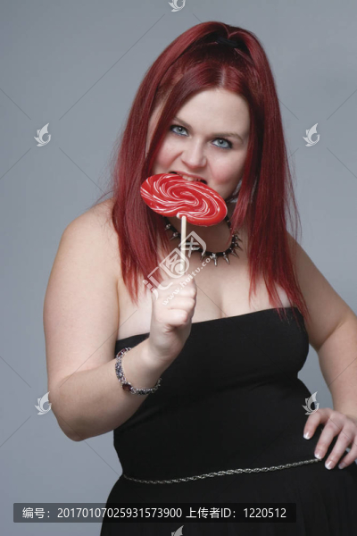 哥特?fù)u滾的紅頭發(fā)女孩，lollipop