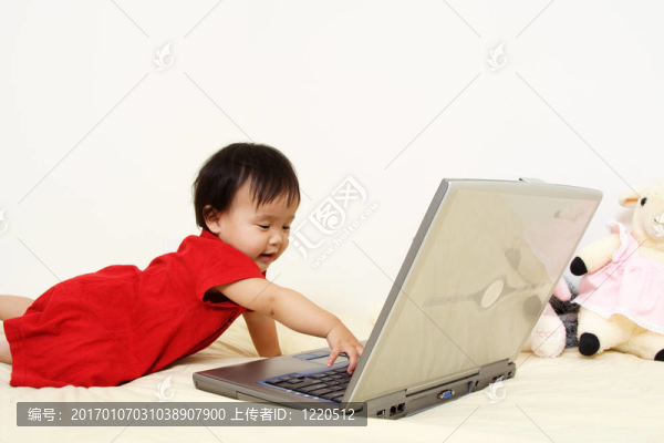 可愛的寶寶