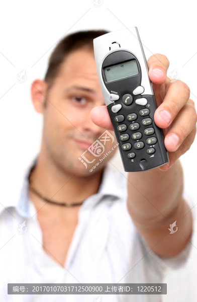 接電話的人