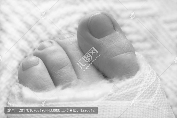 toes2