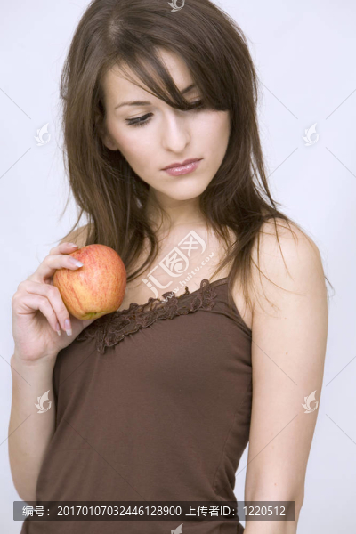 冒充紅蘋(píng)果的女孩