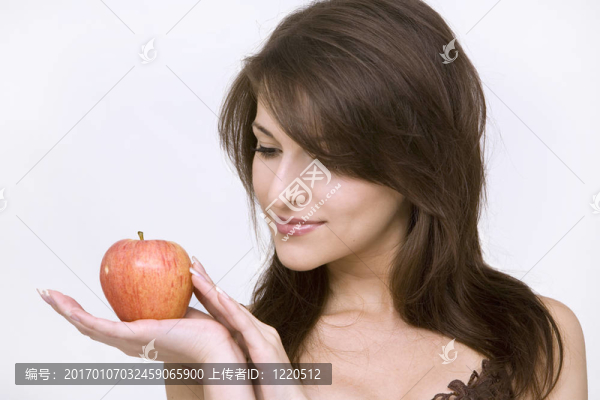 冒充紅蘋果的女孩