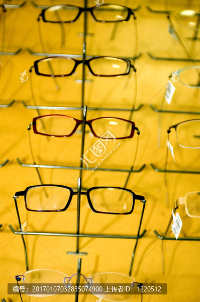 eyeglasse框架上墻顯示