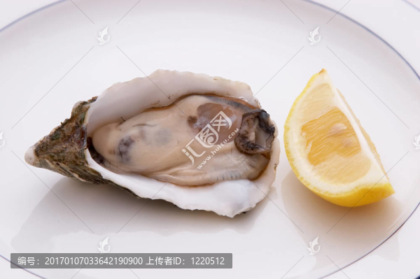 牡蠣和檸檬