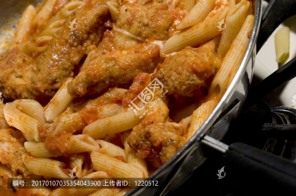 雞肉parmigiana和通心粉