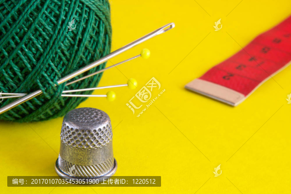紅色；綠色；黃色仍然生活