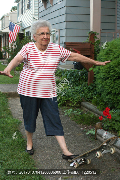 sk8boardgrandmother2