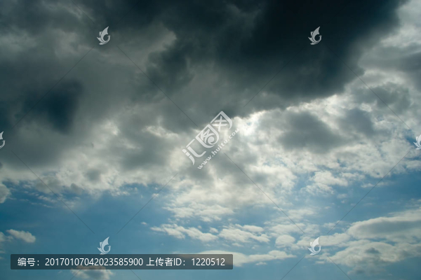 烏云的天空
