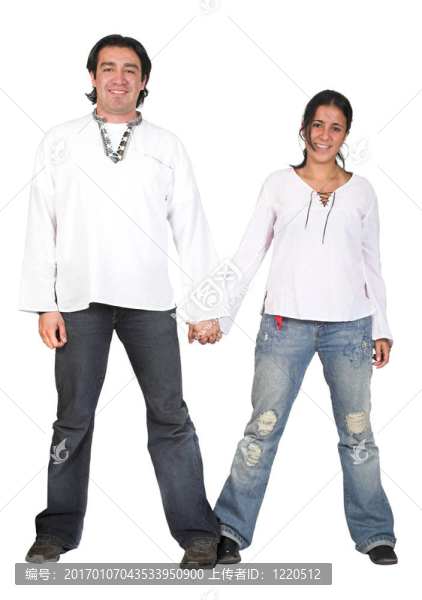 在白色的牽著手的休閑夫婦