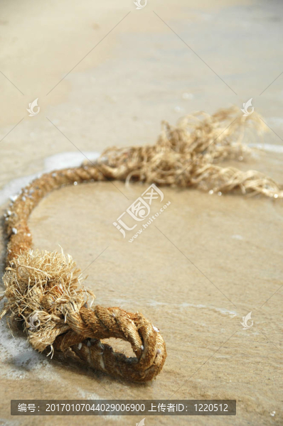 繩在海灘