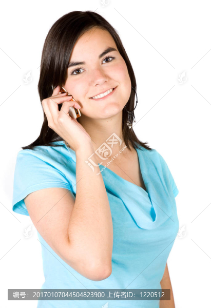 美麗的女孩在電話里交談