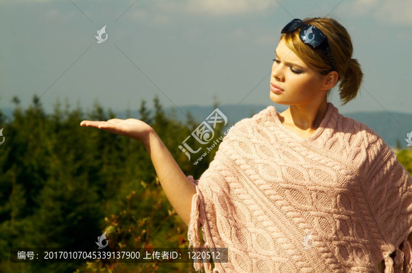 商業(yè)女性戶外