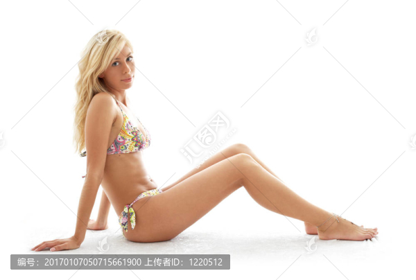 在比基尼運(yùn)動女孩