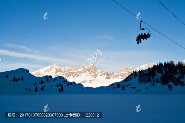 滑雪纜車