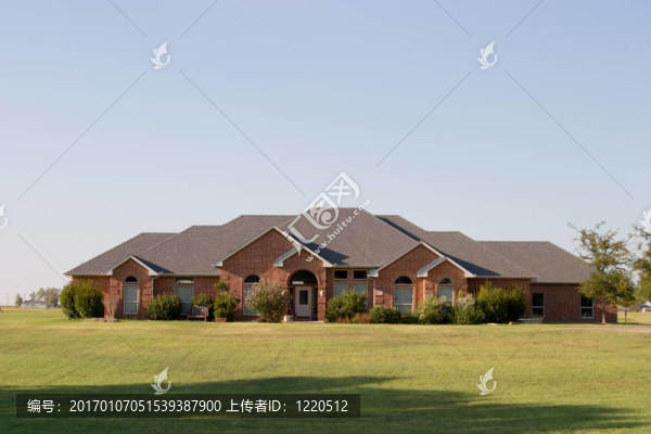 現(xiàn)代大牧場(chǎng)式磚房