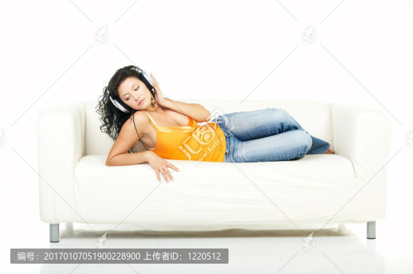 聽(tīng)音樂(lè)