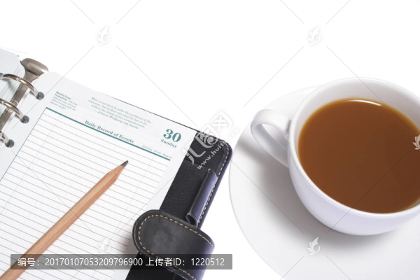 白色背景上的書寫用具